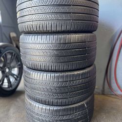 255/45/19. PIRELLI 