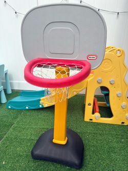 Little Tikes Basketball Hoop /