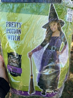 Pretty witch girls costume