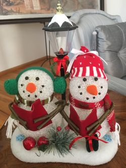 Christmas Snowmen (Lights up and Plays Music)