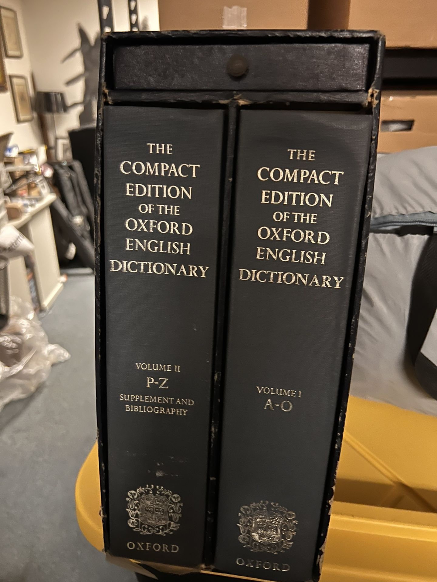 Complete Oxford English Dictionary Set With Magnifying Glass