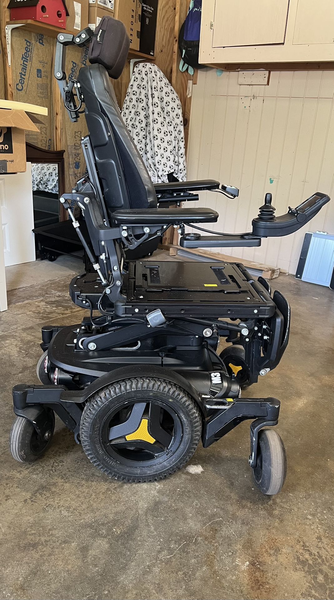 Permobil M3 Mid Wheel Drive