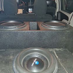 2 Memphis mojo 6 series 15’s