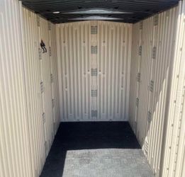Large Rubbermaid shed