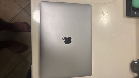 2020 MacBook Air 8g 256gb