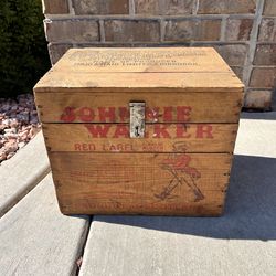 Vintage Johnnie Walker Red: whiskey box w/ lid