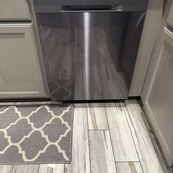 Black stainless Samsung dishwasher