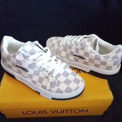 LV- Louis Vuitton!  Women's Shoes! Brand New Never Worn! 