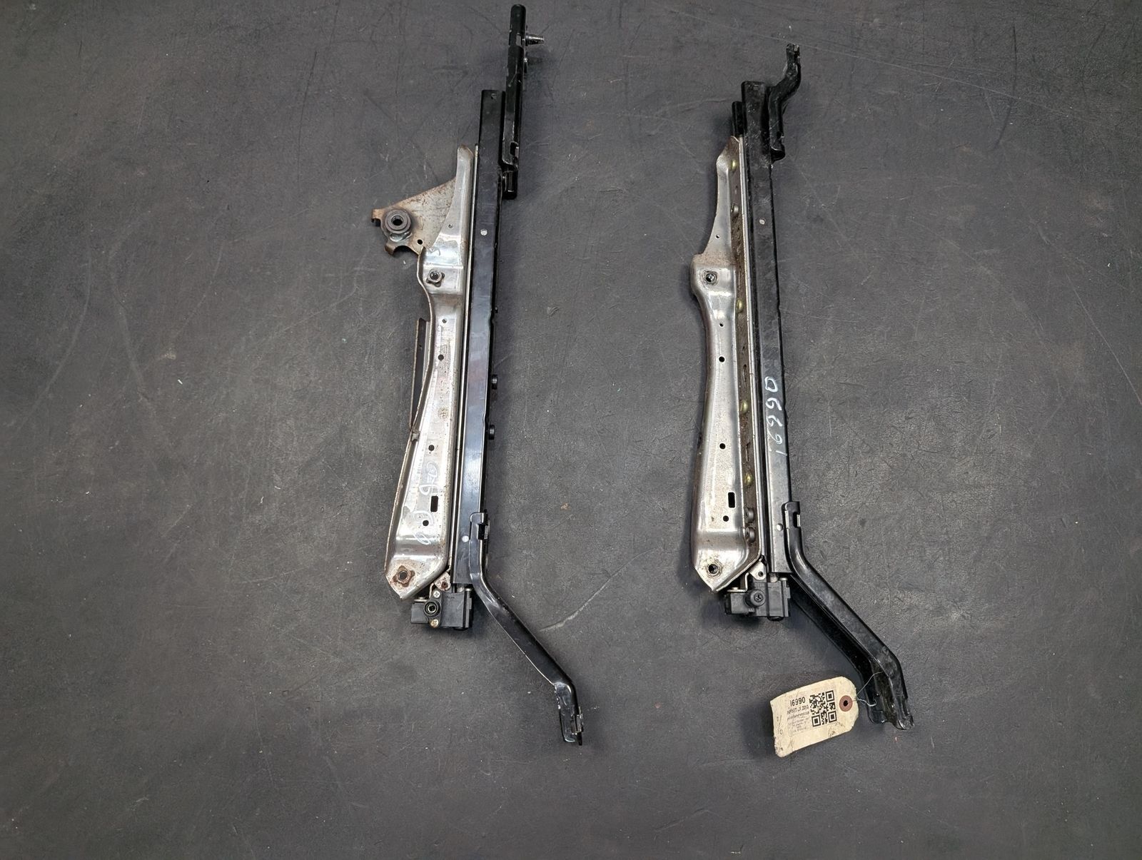 2PC Front Left Seat Track Rails Set 2013 Infiniti JX35 (I6990)