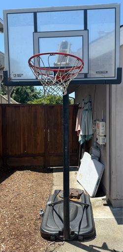 Lifetime adjustable basketball hoop (OBO)