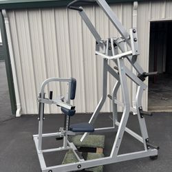 HAMMER STRENGTH PLATE-LOADED ISO-LATERAL FRONT LAT PULLDOWN