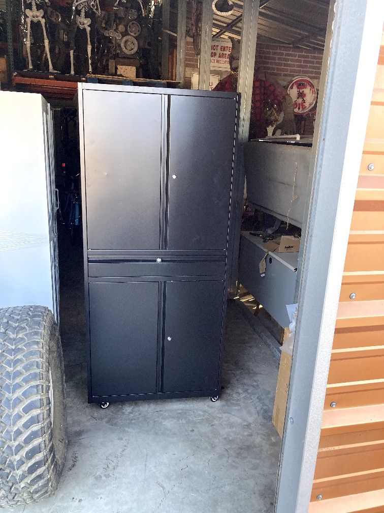 Heavy Duty Metal Cabinet 6 Ft Tall 4 Ft Wide 16 In Deep Five Shelves Inside