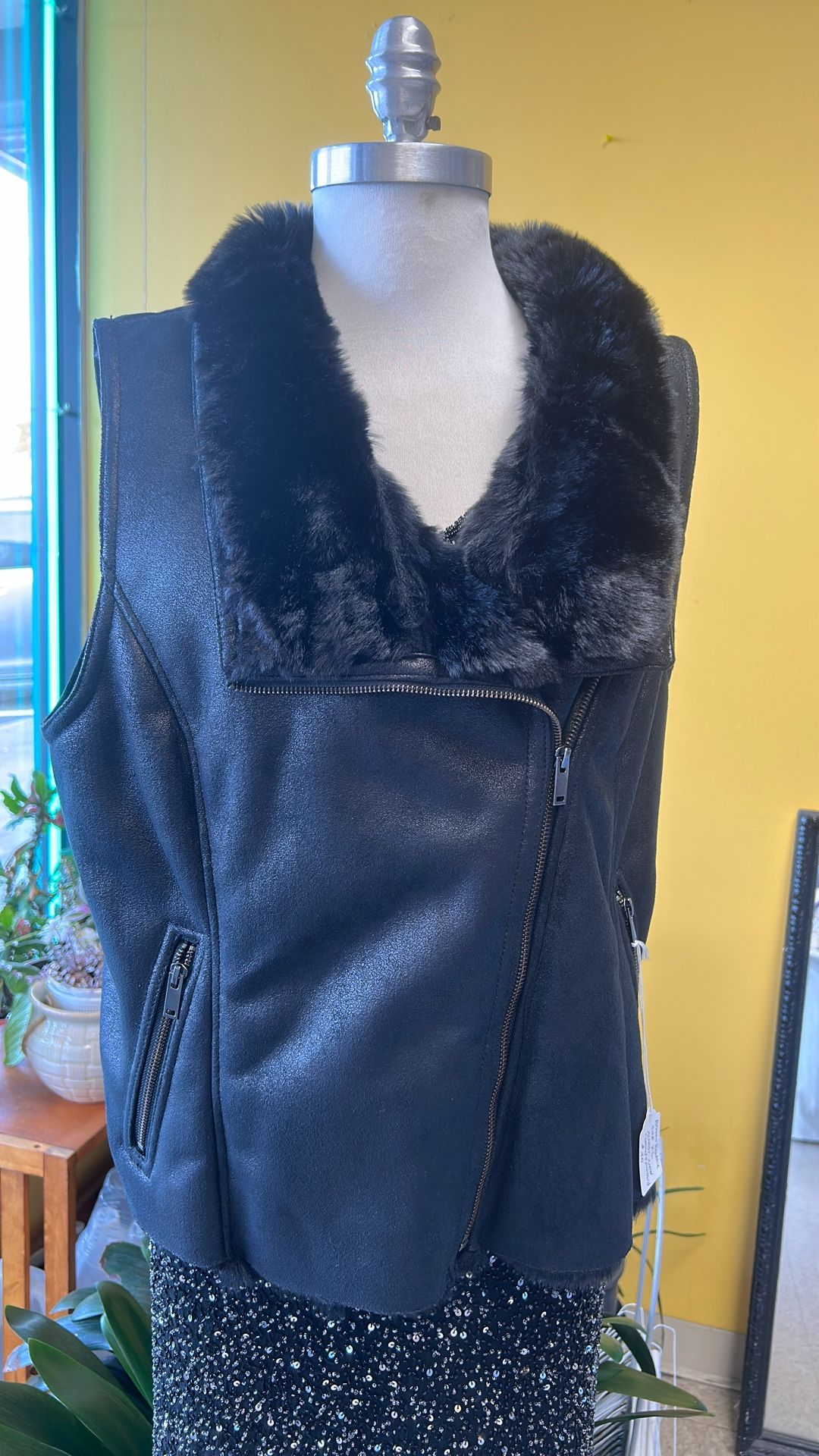 Banana Republic Black Faux Fur Vest Jacket 