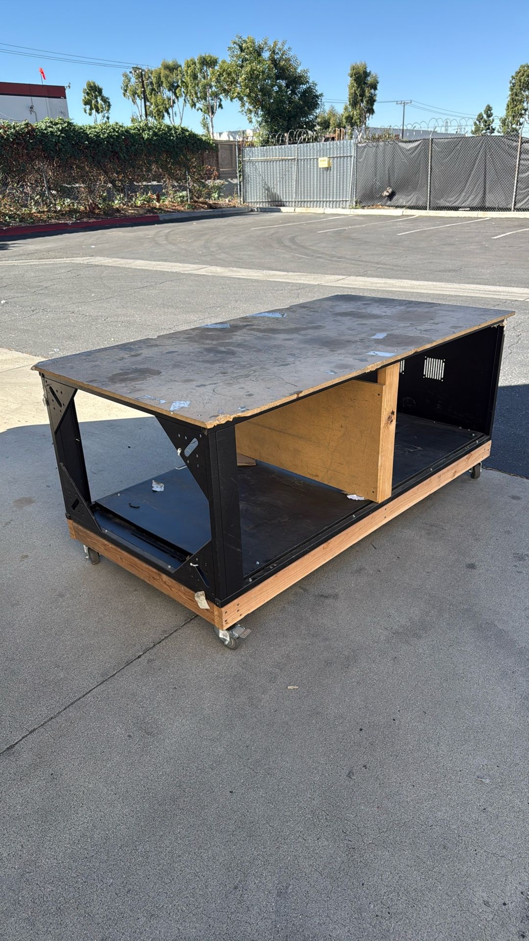 73”x39” X 32” Portable Work Table