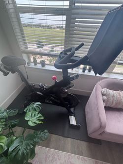 Peloton Bike+ Bundle (Purchased December 2025) – Like New + Accessories Included