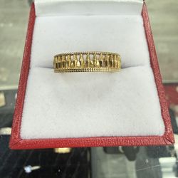 18kt Unique Princess Classic Gold Ring Size 6