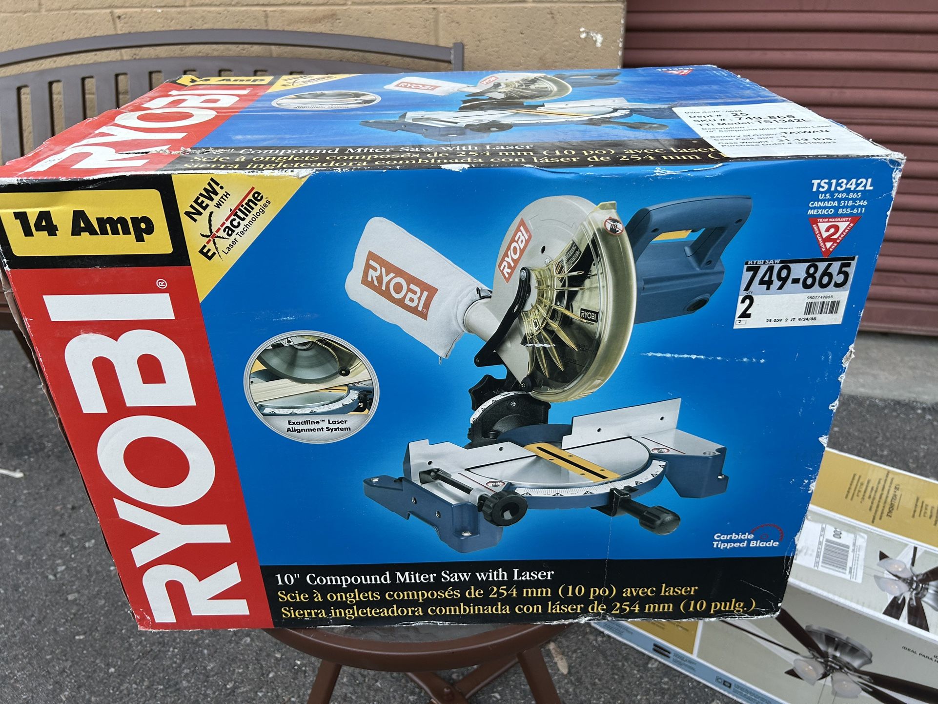 BRAND NEW NEVER OPENED 10” COMPOUND Miter BOX SAW