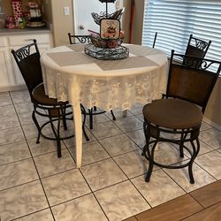 Round Wood Table 100$ OBO
