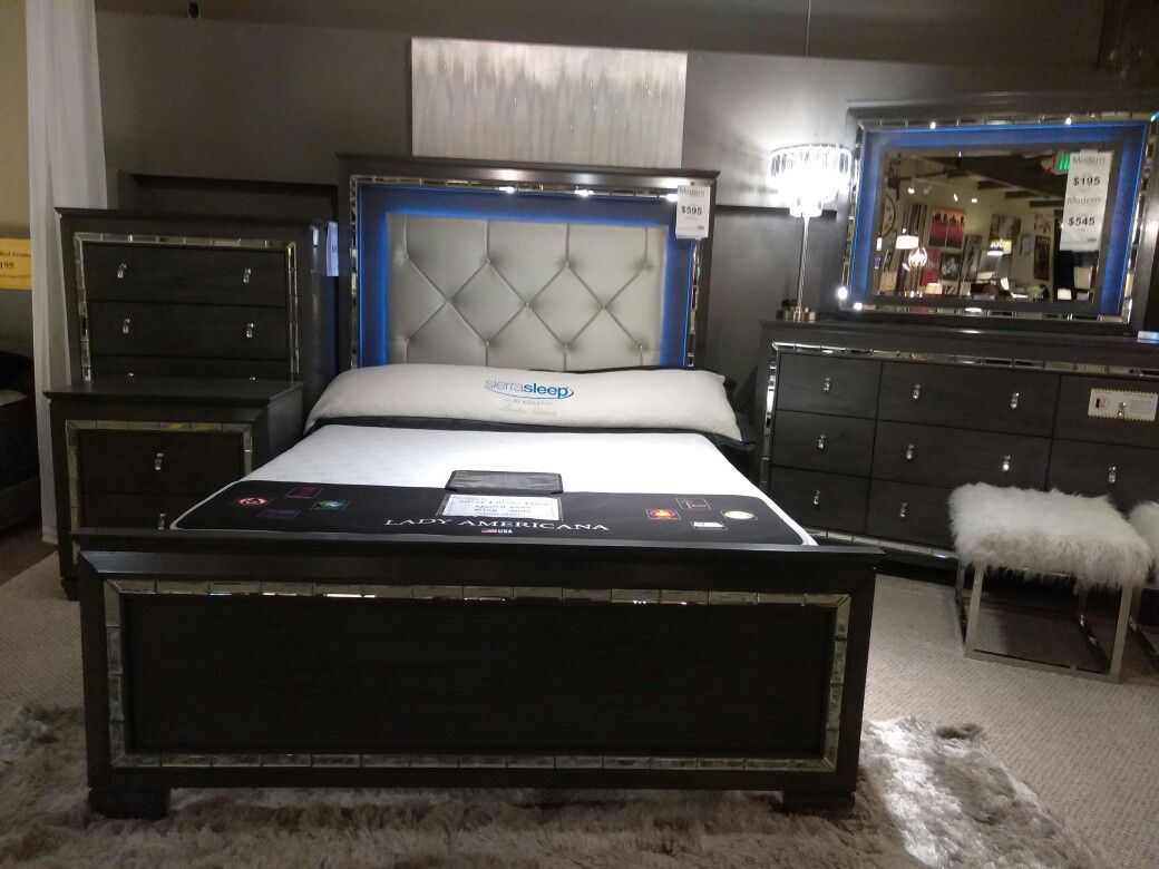 5 piece Bedroom set presented by modern home furniture in Everett