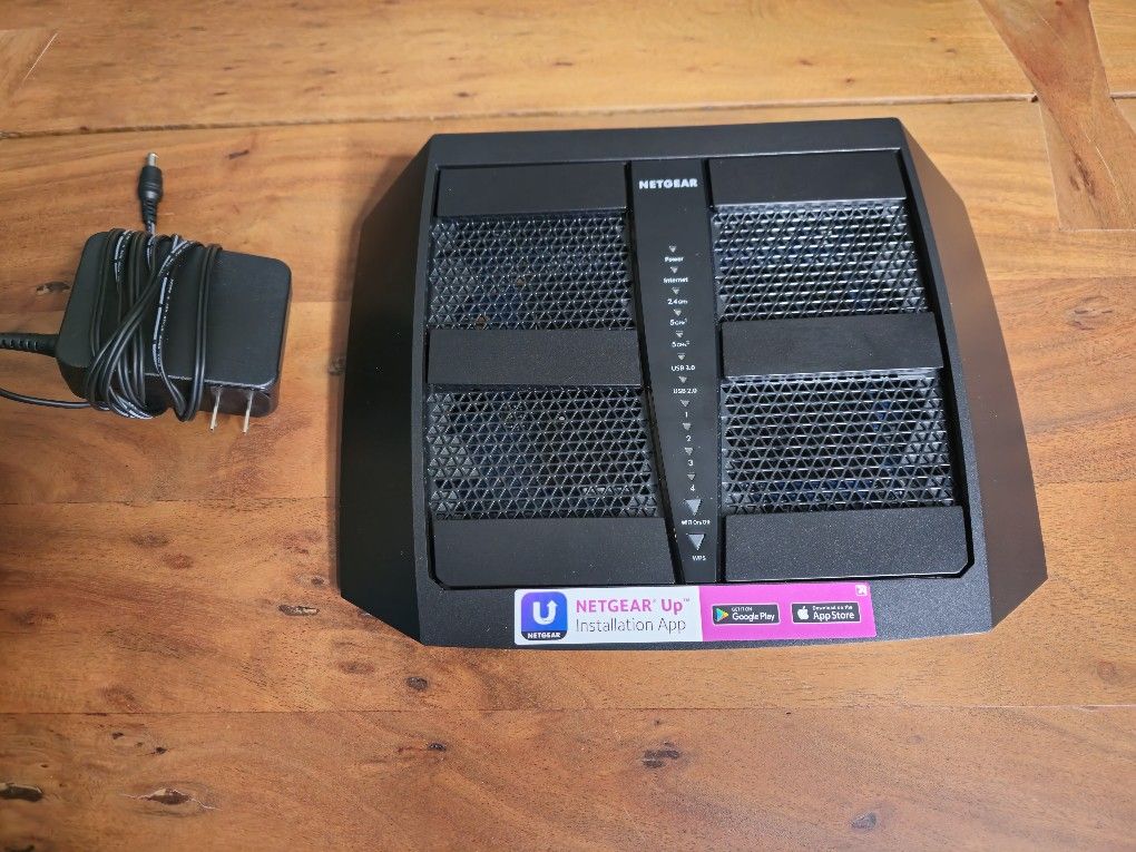 Netgear Nighthawk X6S AC4000 Tri-Band WiFi Router Model R8000P Excellent Condition
