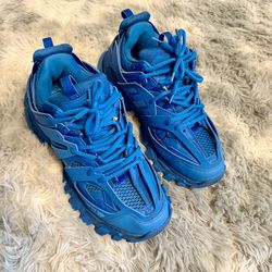 BLUE BALENCIAGA RUNNERS SIZE 9 MEN