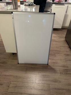 Dry erase board