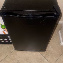 Mini Fridge 