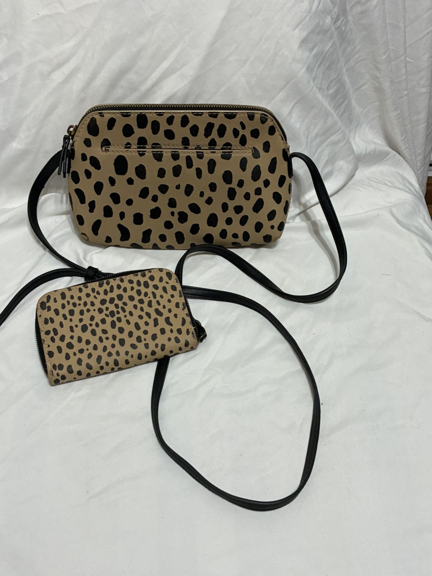 Universal threads black and tan crossbody purse with matching wallet