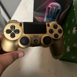 Gold PS4 Controller 