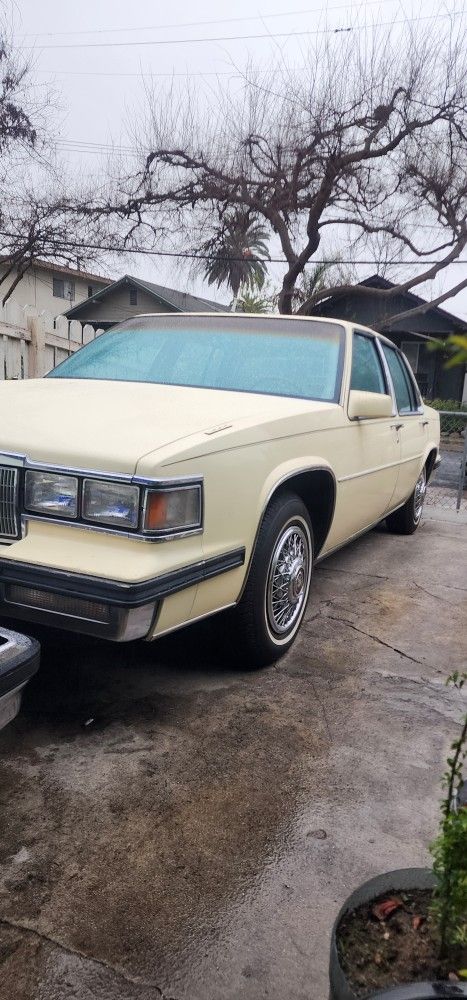 1985 Cadillac Sedan Deville