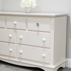 Land Of Nod Off White 7 Drawer Dresser