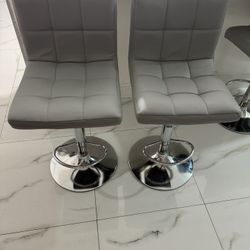 Set Of 4 Bar Stools