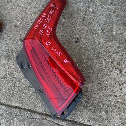 2017-20 Cadillac Xt5 right taillight
