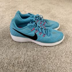 Women’s Nike Shoes, Size 8
