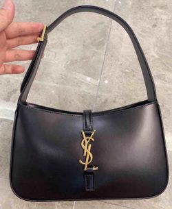 YSL LE5à7 Hobo Bag In Smooth Leather Black