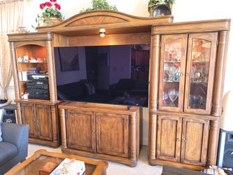 Ashley/ City furniture Large 3-Piece Wooden Entertainment Center Serengeti Kuliwood Leather