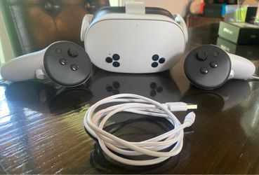 Meta Quest 3S with Controllers and Charger