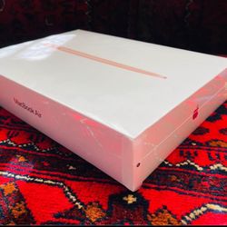 New Apple Macbook Air M1 2020 13 Inch 8 Core CPU 8C GPU Upgraded Ram 16GB 512GB Gold