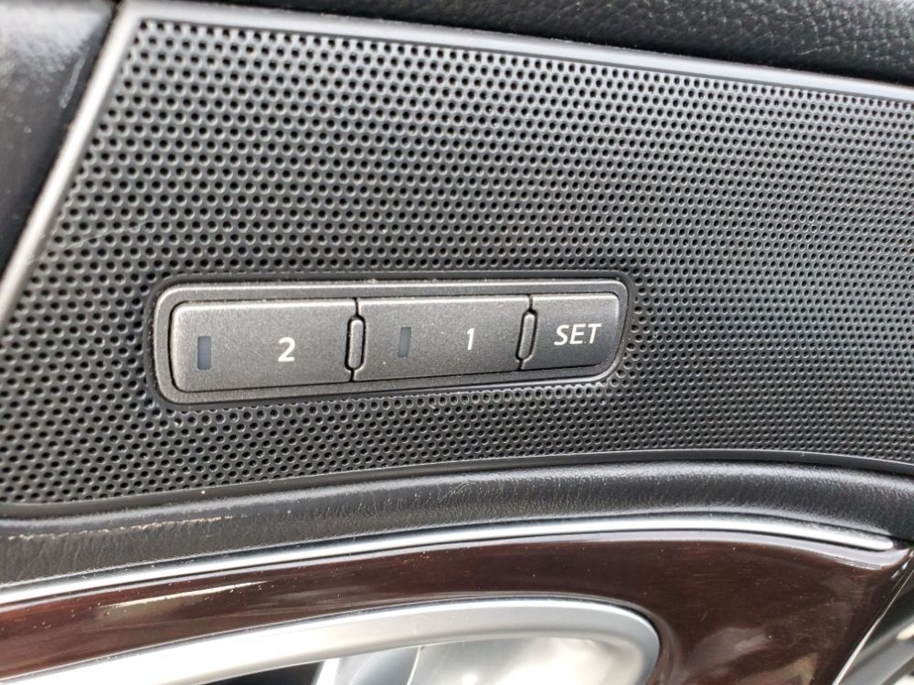 2012 INFINITI M37