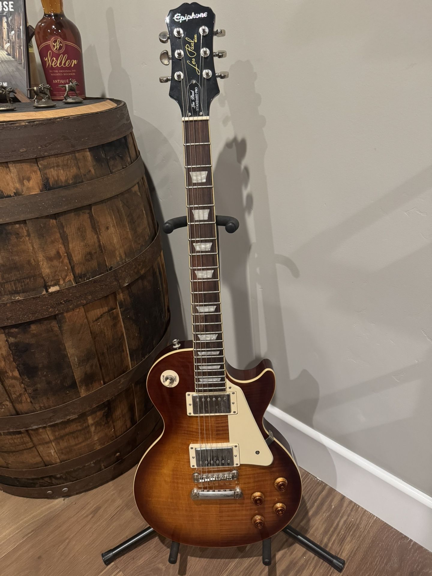 2015 Epiphone Les Paul Standard (Honeyburst) + Hard Case – $425 OBO