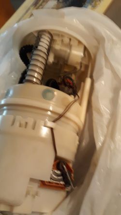 2007 fuel pump like new great condition for pt. Cruiser