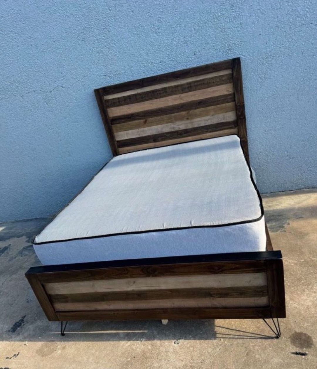 Queen Bed Wht Matres For $249