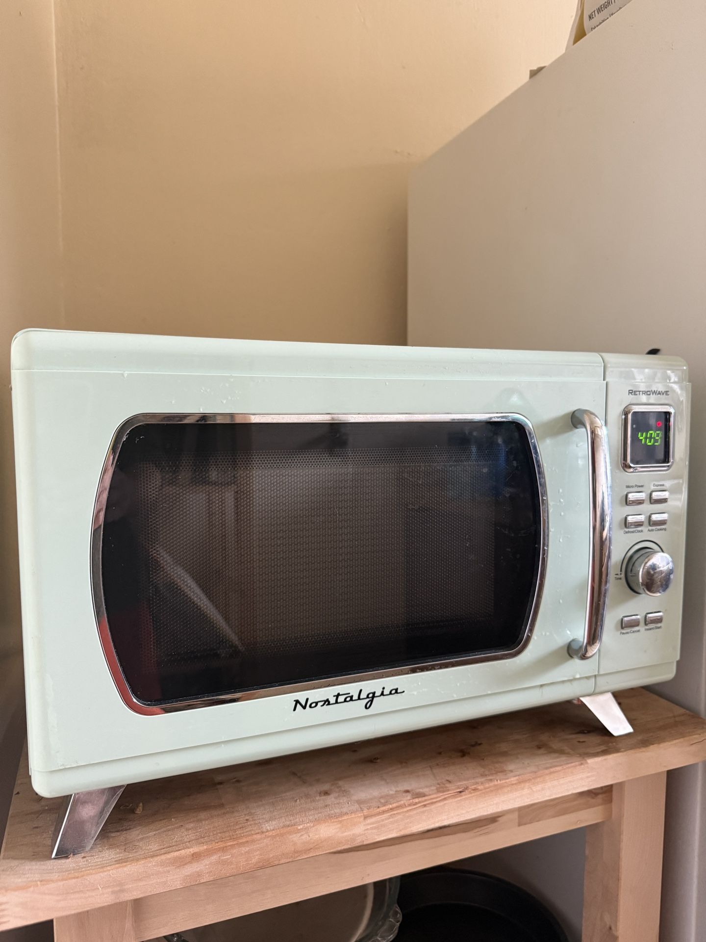 Nostalgia Green Retro Microwave
