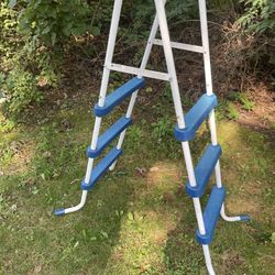 pool ladder 