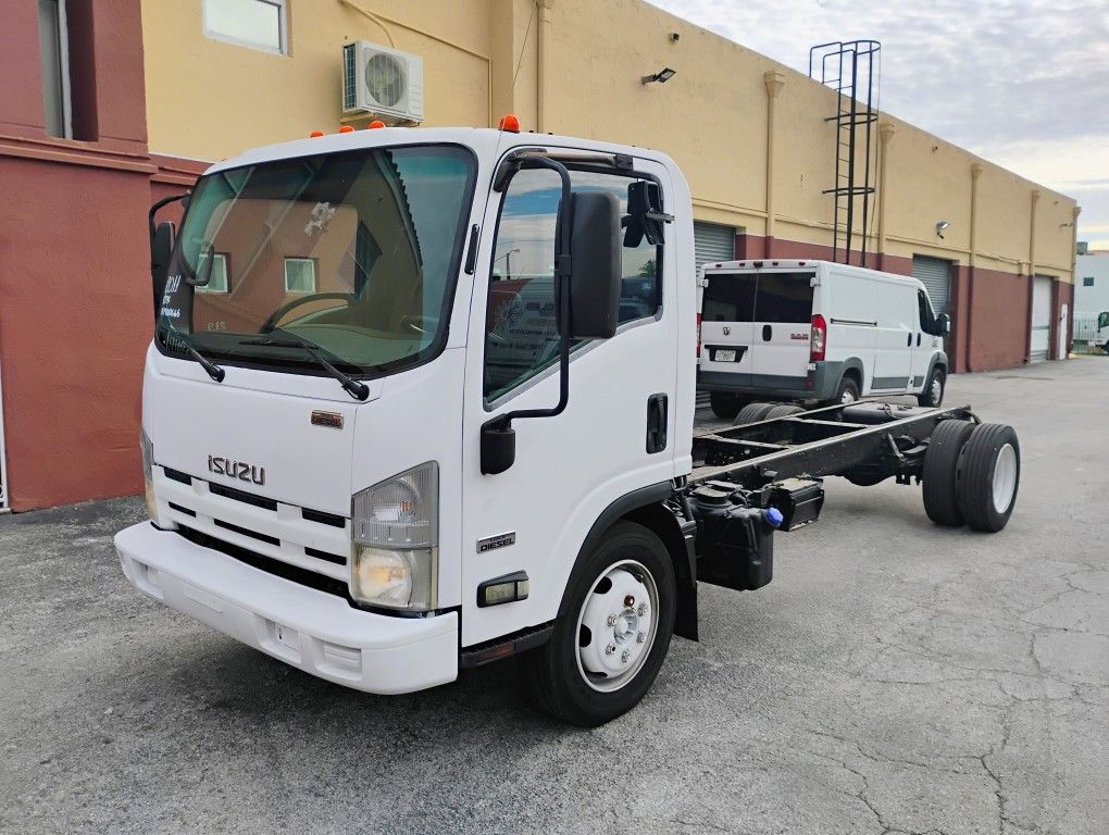 2011 ISUZU NQR CHASSIS 16' FT.