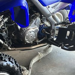 2007 Yamaha raptor, 700 fuel injection, Yashir pipe, steering stabilizer brand new handlebars, brand new tires, brand new chain, and sprocket is ready