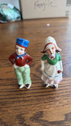 Vtg Dutch Boy & Girl Salt Pepper Shakers Made in Japan