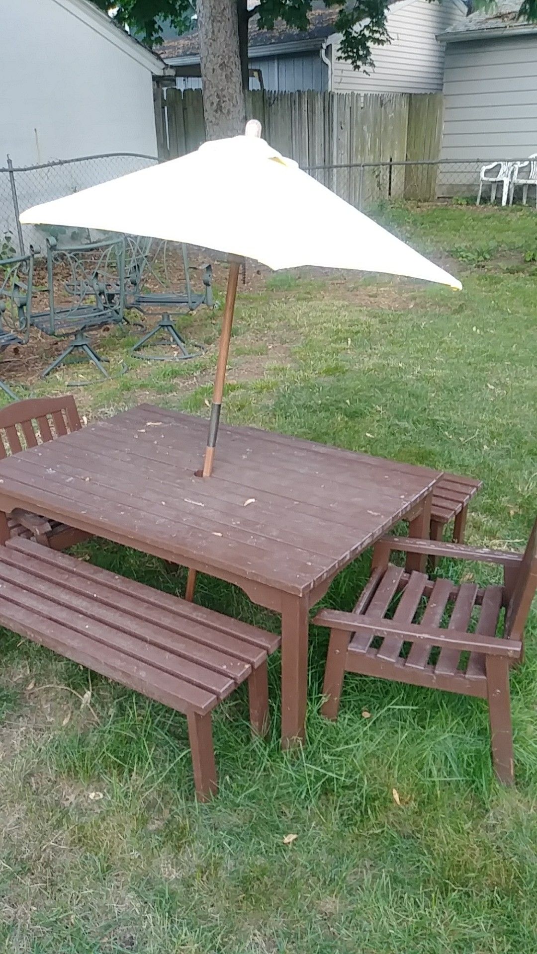 Kids wood outdoor Table, Chairs, Umbrella