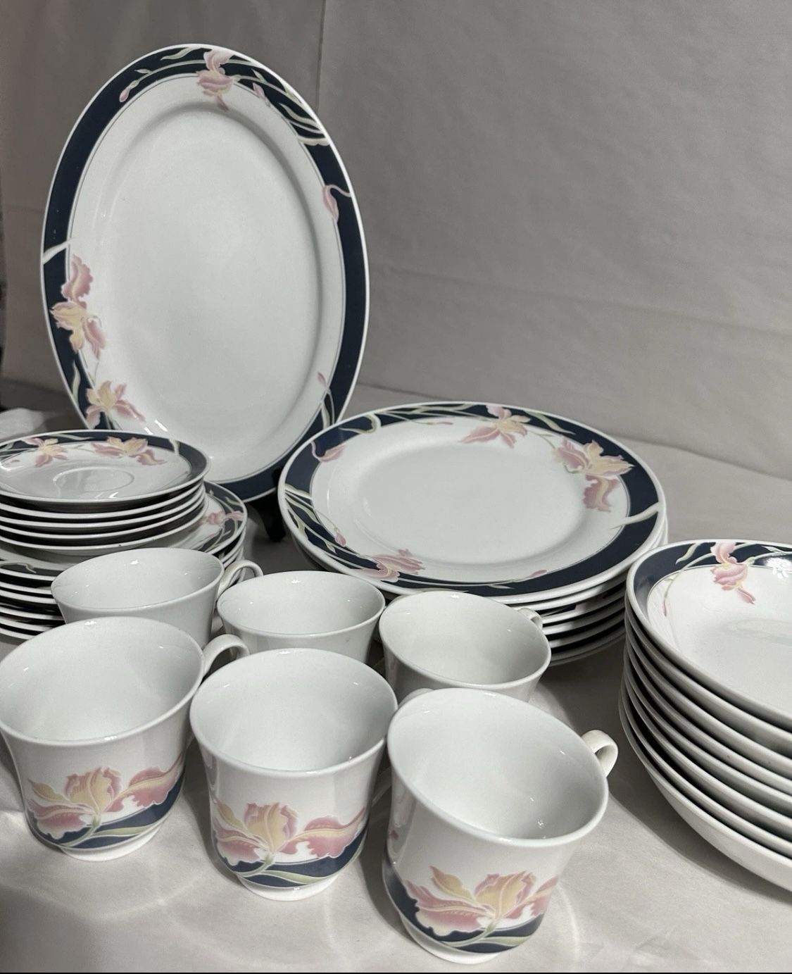 36 Piece Set China Pearl Fine China CHP3