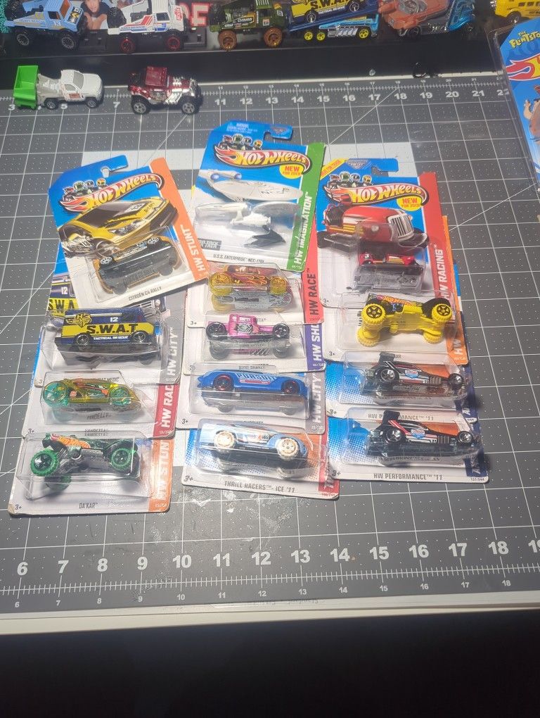 2013 Hot Wheels Lot Of 19